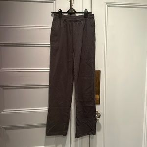 NWoT Hanes Men’s PJ bottoms, lightweight M, 33 inseam, Grey